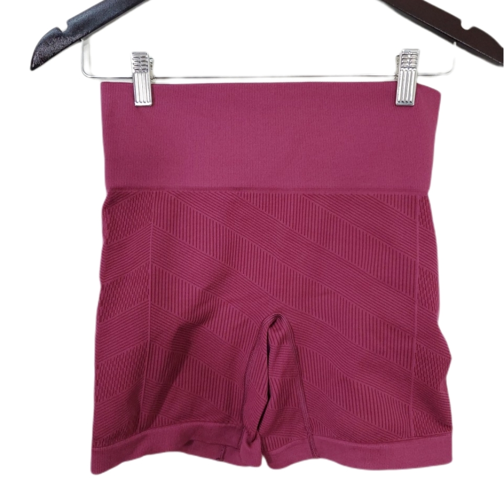Lululemon Sculpt shorts. Size 6 - Picture 3 of 8